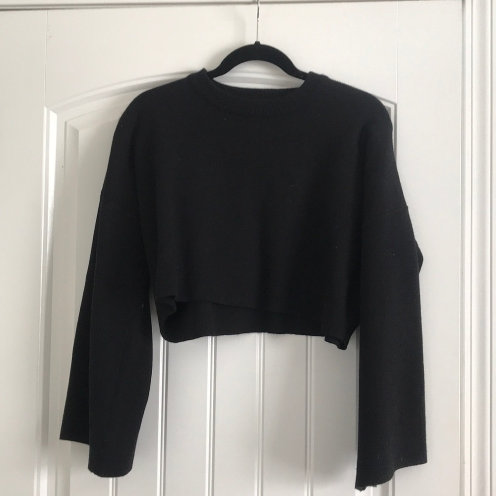 Black Crop Long-sleeve